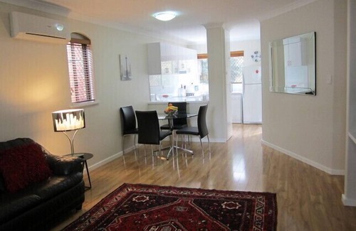 Subiaco Apartment | Subiaco Executive/Holidays Apartment. Free Wifi