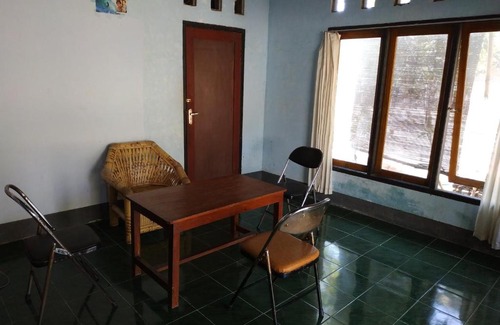 Batu Putih House | Sudirman Homestay