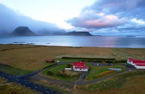Grundarfjordur House | Sudur-Bár Guesthouse