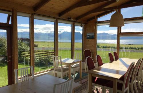 Grundarfjordur House | Sudur-Bár Guesthouse