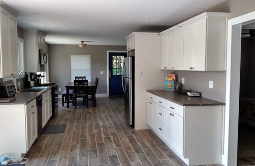Elkhorn House | Sugar Creek Lake House! - A lakefront paradise since 2009