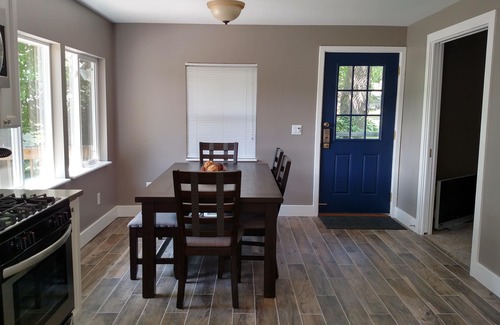 Elkhorn House | Sugar Creek Lake House! - A lakefront paradise since 2009