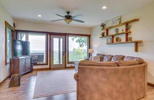 Mindoro House | Sugarloaf House Scenic Getaway Near La Crosse!