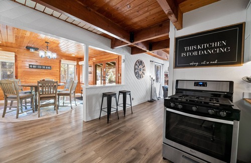 Sugarloaf House | Sugarwood - Game Room, Air Hockey, Foosball, Fenced Yard, BBQ