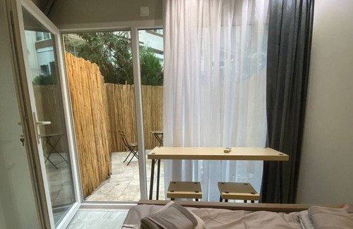 Eski Lara Apartment | [Suite 1] Small Cozy flat with private garden
