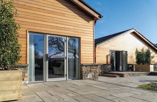 Pen-y-cae Apartment | Suite 11 - Sleeping Giant Hotel - Pen Y Cae Inn