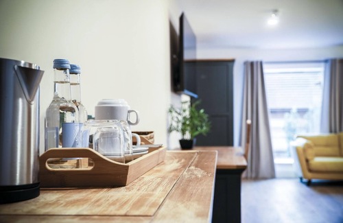 Pen-y-cae Apartment | Suite 14 - Sleeping Giant Hotel - Pen Y Cae Inn