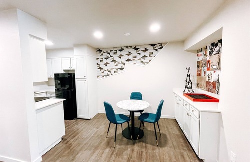 Midtown Apartment | Suite #8 Modern One Bed w/Balcony in Midtown!