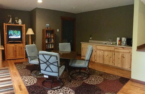Jenkins Condo | Suite at Wildwedge Golf, Mini Golf, RV Park