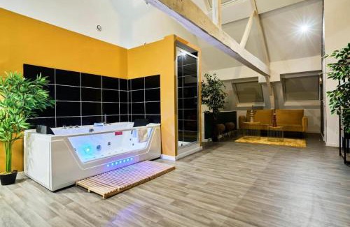 Roubaix Apartment | Suite Détente #7# - Jacuzzi & Projection self check in