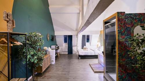 Roubaix Apartment | Suite Détente #7# - Jacuzzi & Projection self check in