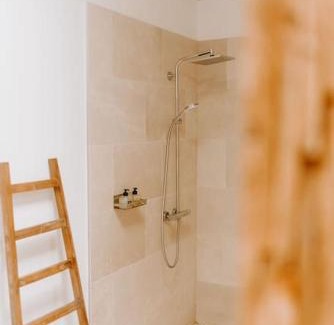 Tubize Apartment | Suite de charme avec jacuzzi et cabine infrarouge