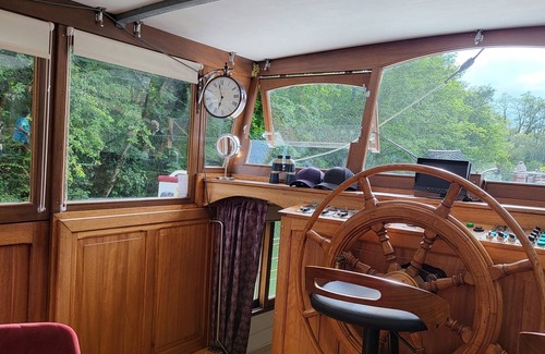 Besancon Boat Rental | Suite Deluxe Vue sur Rivière