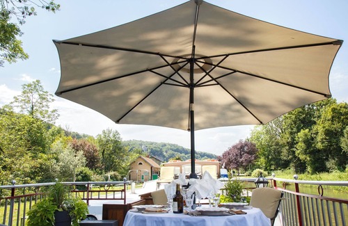 Besancon Boat Rental | Suite Deluxe Vue sur Rivière