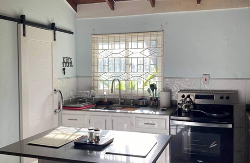 Tower Isle House | Suite Dreamers Cottage