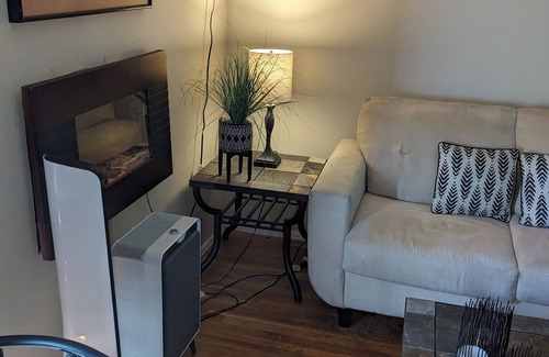 Old Jamestown House | Suite Dreams in a quiet suburban St. Louis neighborhood.