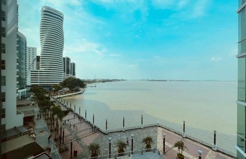 Las Penas Apartment | Suite frente al río en Puerto Santa Ana Riverfront