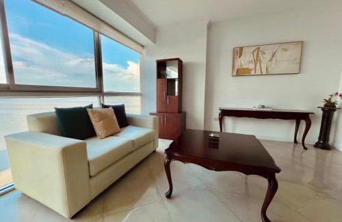 Las Penas Apartment | Suite frente al río en Puerto Santa Ana Riverfront