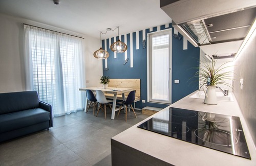 Cagnona Condo | Suite in brand new private building a few meters from the sea and the center.