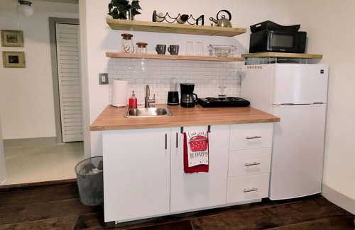 North Miami Apartment | Suite Life at Chez Mercedes