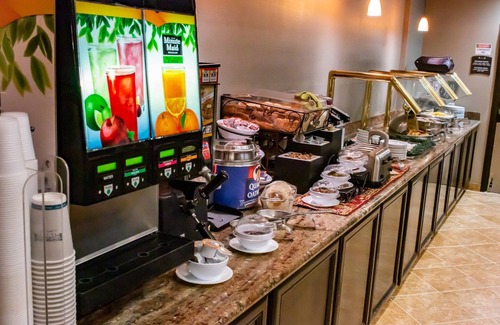 Milpitas Condo | Suite near Downtown San Jose with Free Breakfast | Outdoor Pool + FREE Shuttle