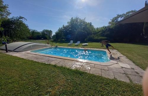 Pouilly-sur-Vingeanne Bed & Breakfast | Suite privée indépendant dans ancien pigeonniet