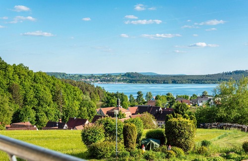 Spalt Apartment | Suite 'Seelixir' with Lake View, Shared Garden and Wi-Fi