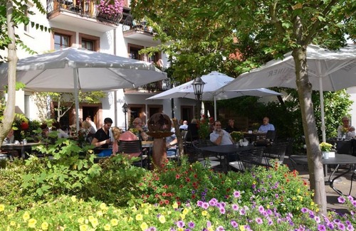 Sankt Martin House | Suite, shower, WC, balcony - Hotel-Restaurant St. Martiner Castell