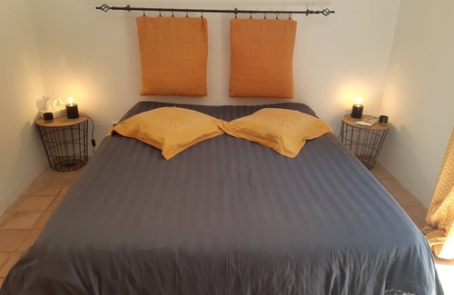 Peyrolles-en-Provence Bed & Breakfast | Suite with private garden Aix-Luberon-Verdon * Dinner and Jacuzzi extra