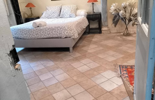 Amboise Bed & Breakfast | Suite with adjoining room facing clos Lucé
