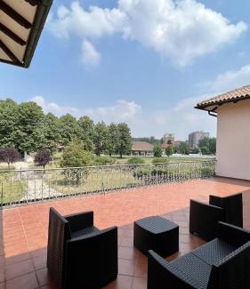Rozzano Apartment | Suites Mansion