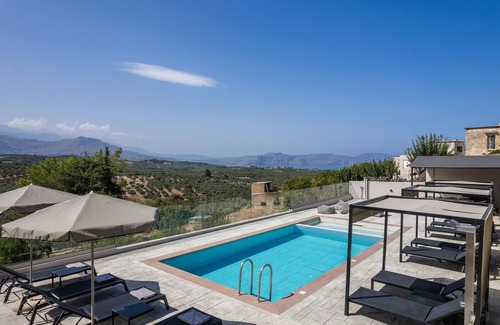 Episkopi Villa | Suites Olive Tree Farm Episkopi Village