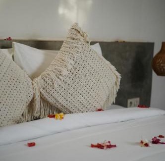 Selong Belanak Hotel | Suku Lifestyle Hotel & Villas