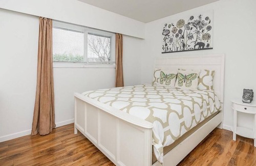 Newton House | Sullivan heights bungalow