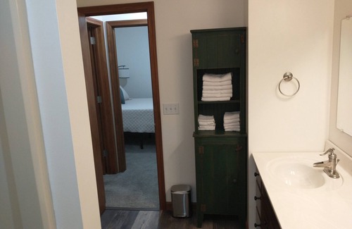 Uniontown Cabin | Summer access to pool and mini golf! Spacious lodge for groups, sleeps 12.