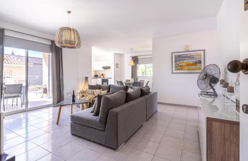 Paphos Apartment | Summer Breeze holiday apartment with pool