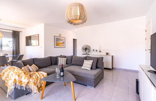 Paphos Apartment | Summer Breeze holiday apartment with pool