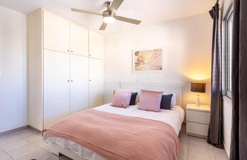 Paphos Apartment | Summer Breeze holiday apartment with pool