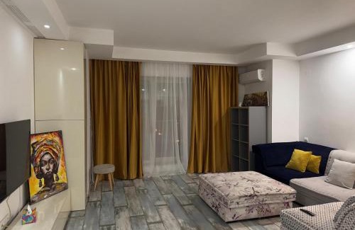 Stefanestii de Jos Apartment | Summer cosmopolis