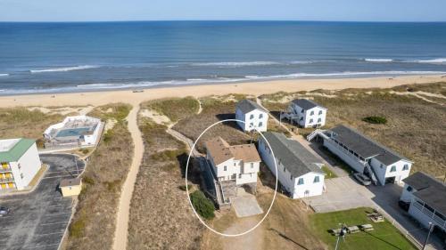 Kill Devil Hills Apartment | Summer Days 4 Bedroom Oceanfront Home