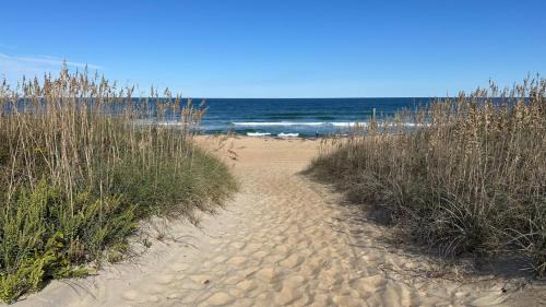 Kill Devil Hills Apartment | Summer Days 4 Bedroom Oceanfront Home