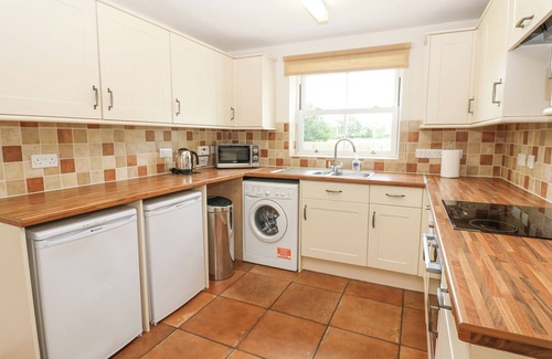 Bedale Cottage | SUMMER FARM COTTAGE, with a garden in Crakehall