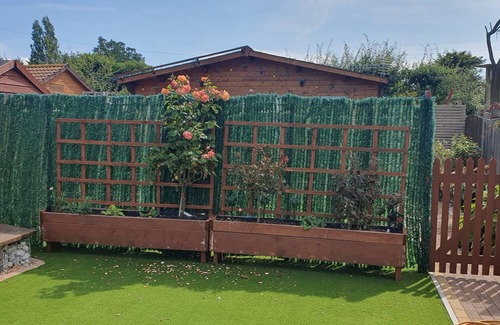 Whitstable Cabin | Summer House Cabin, With Outside Space, Sleeps 2 Adults and Child, pet Friendly
