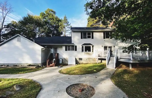 Warwick House | Summer Retreat: Amazing Pool, Hot Tub, Game Room, Playground!