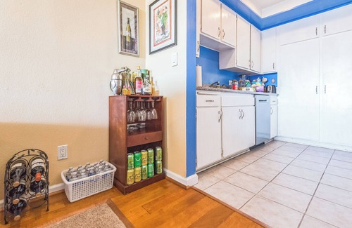 Valley Glen Apartment | Summer Retreat Sunlit Views, and POOL OPEN