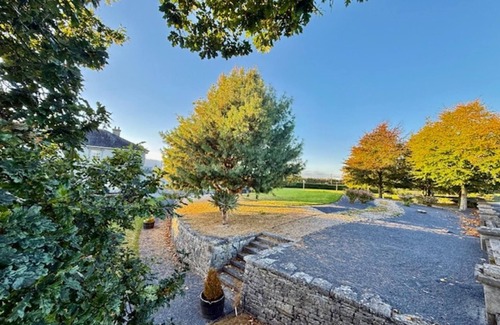 Holycross House | Summer Sale! Beakstown House Luxurious 5-bed Villa