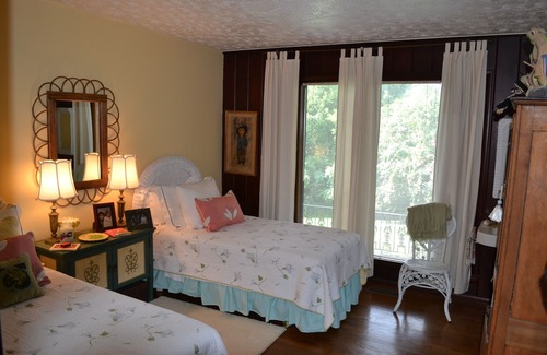 Louisville House | Summer Special! 3000 square ft Whole Home for $299! Great Views!