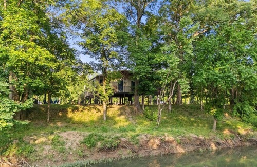 Golden Cabin | Summer Specials on Glover River-Floatin Daze Cabin