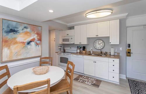 North Litchfield Beach Condo | Summerhouse Villas Condo: Private Resort Beach!