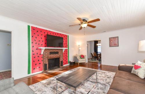 Richmond Hill House | Summertime Home For 8, Fast Ev ChargerPets Fenced Yard